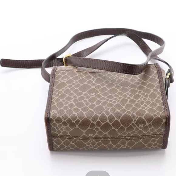 VINTAGE Nina Ricci Crossbody Bag in Giraffe Printed Canvas and Leather - Picture 4 of 8